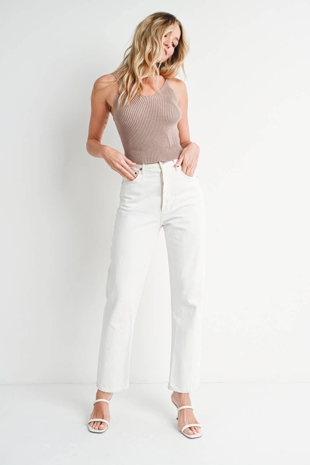 RIBBED KNIT V-NECK CAMI
