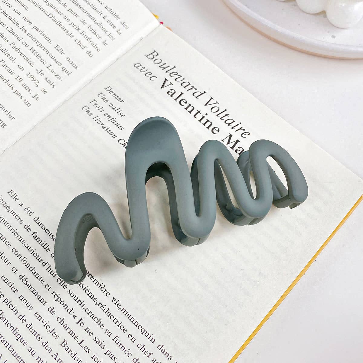 Wavy Large Claw Clips