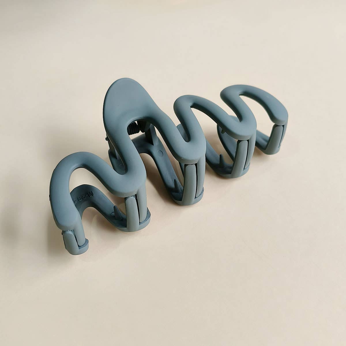 Wavy Large Claw Clips