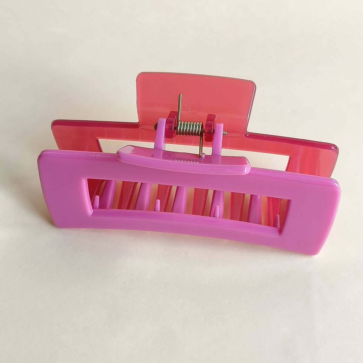 Medium Hair Claw Clip