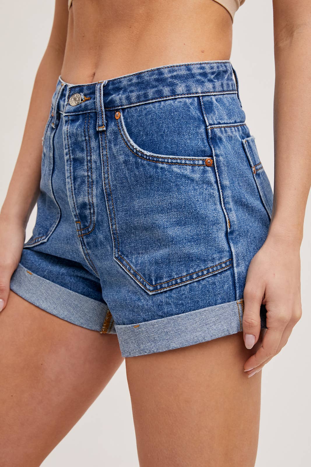 WESTERN POCKET ROLLED HEM DENIM SHORTS