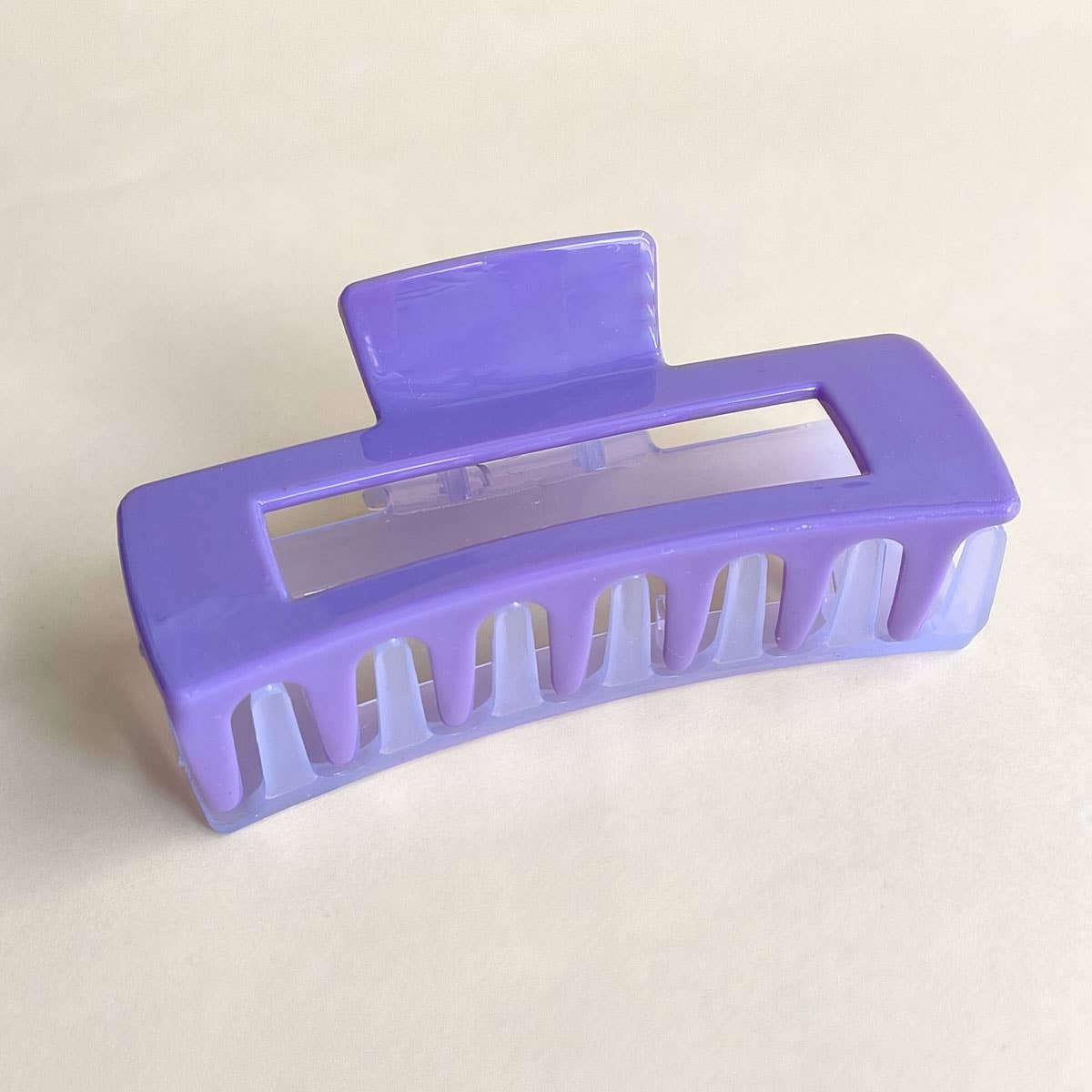 Medium Hair Claw Clip