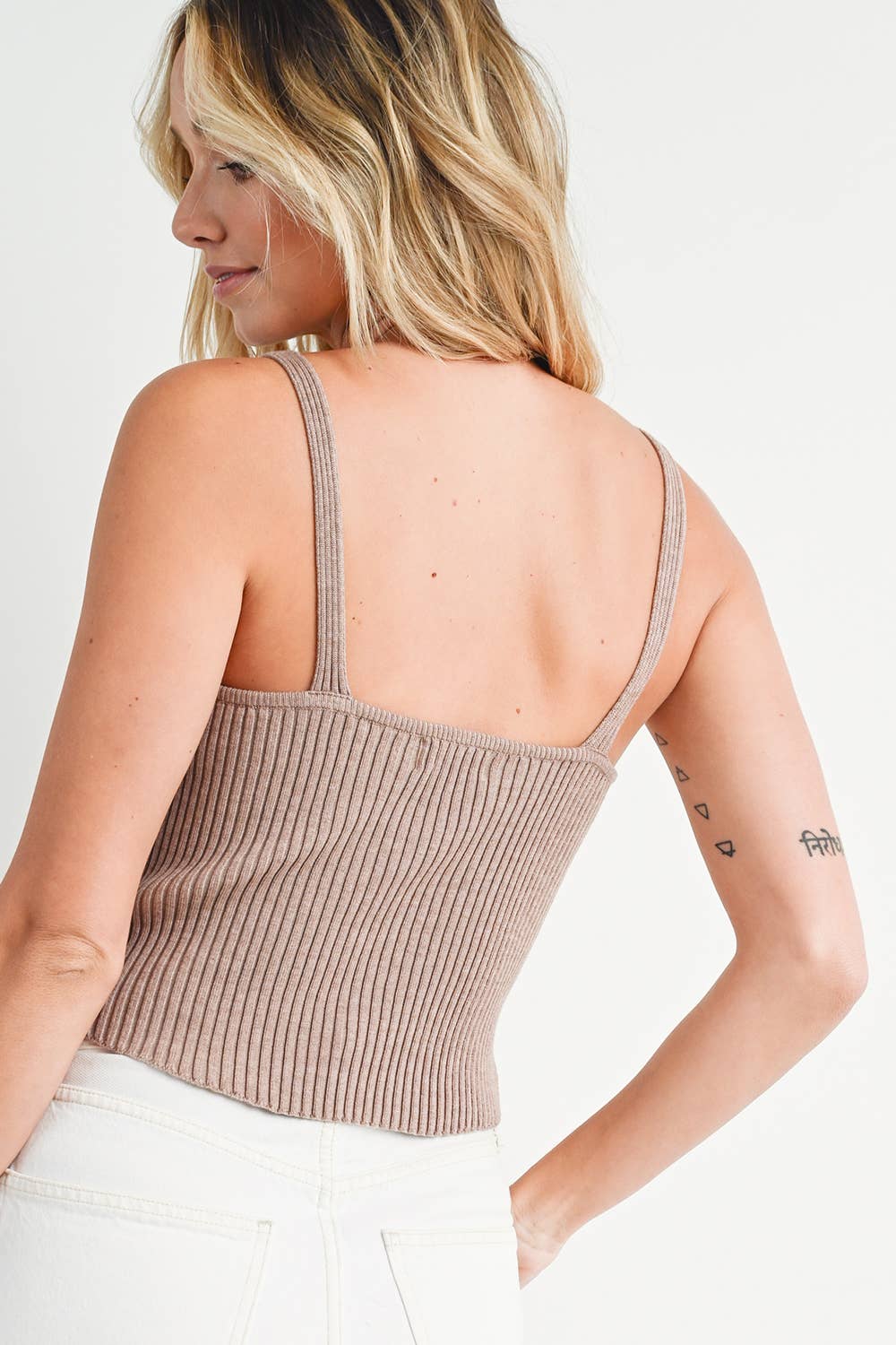 RIBBED KNIT V-NECK CAMI