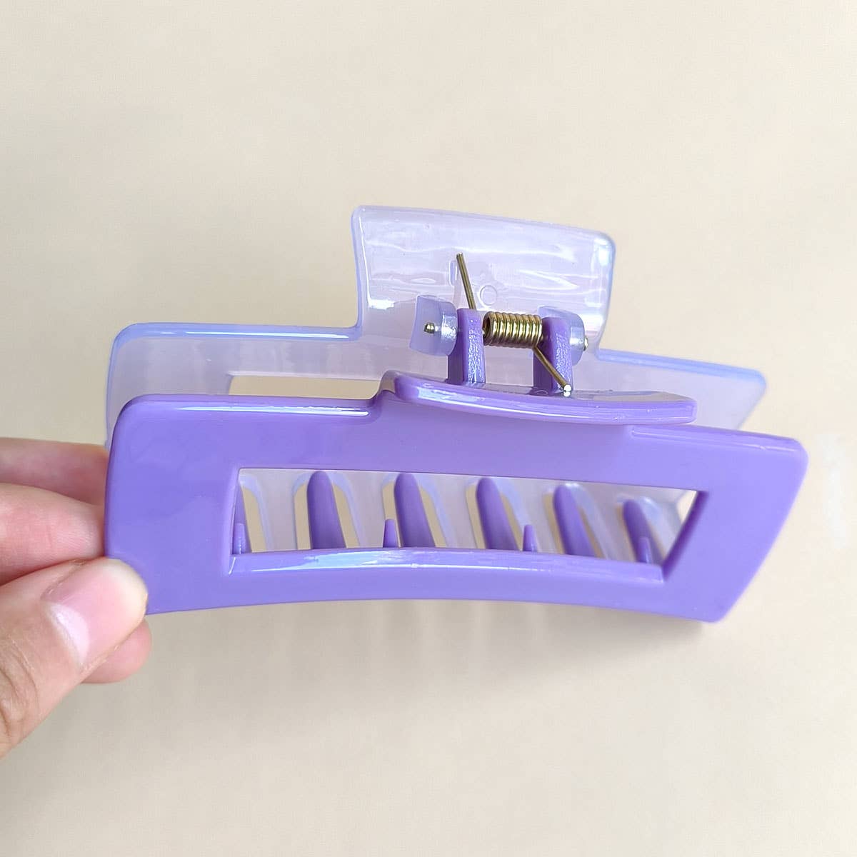 Medium Hair Claw Clip