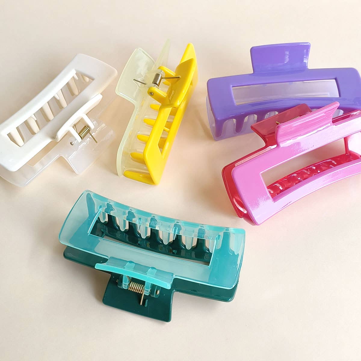Medium Hair Claw Clip