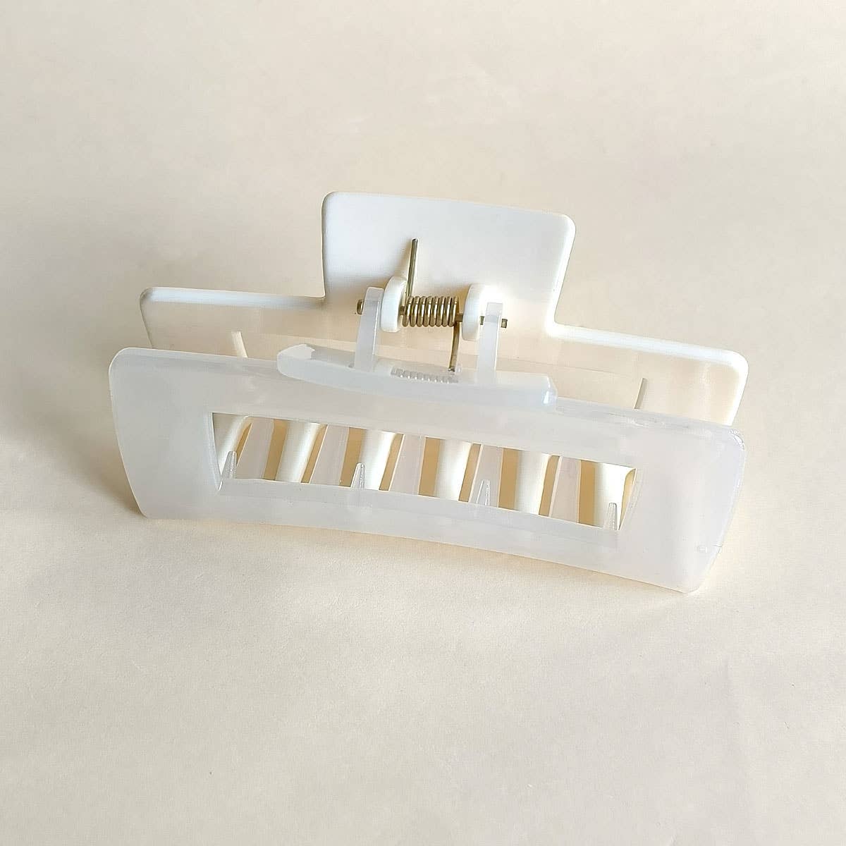Medium Hair Claw Clip