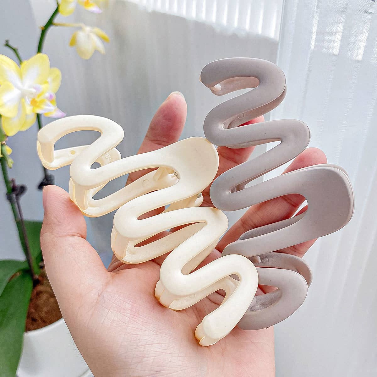 Wavy Large Claw Clips
