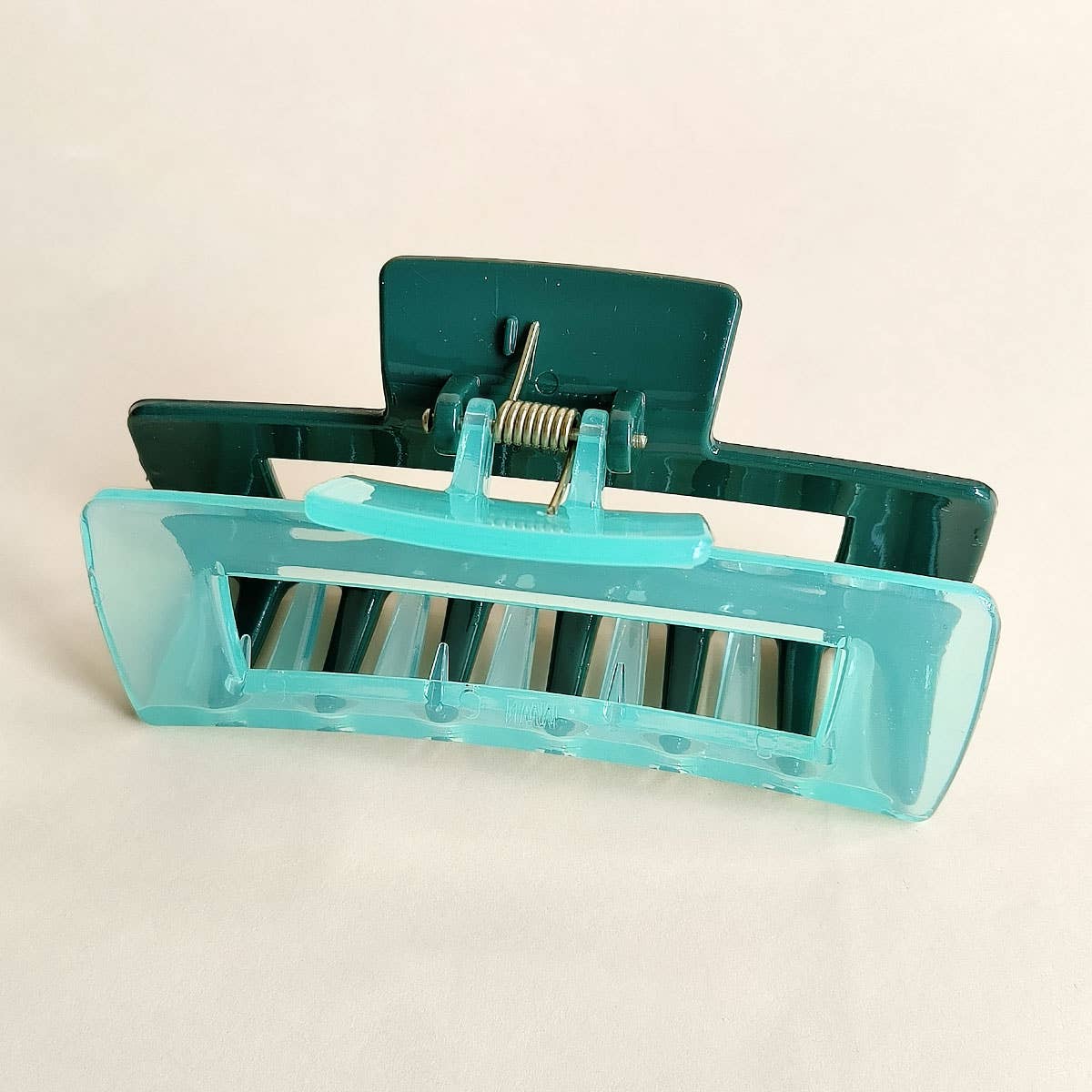 Medium Hair Claw Clip