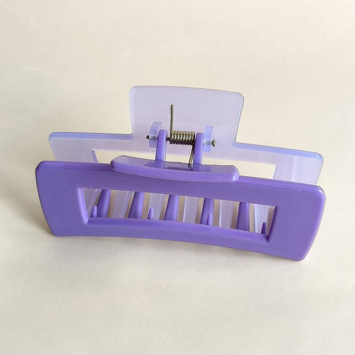 Medium Hair Claw Clip