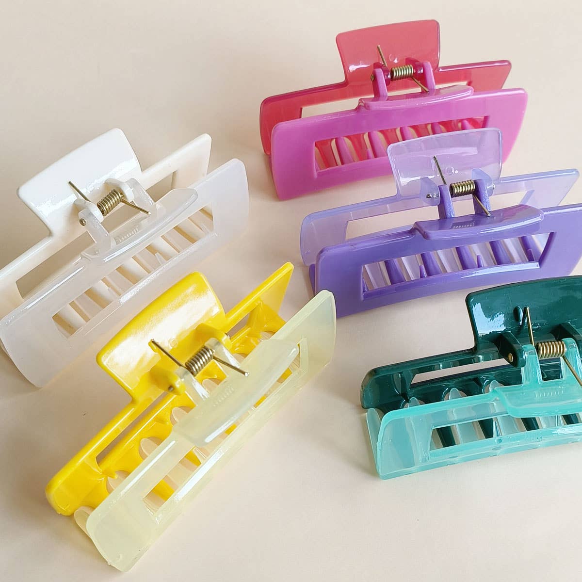Medium Hair Claw Clip