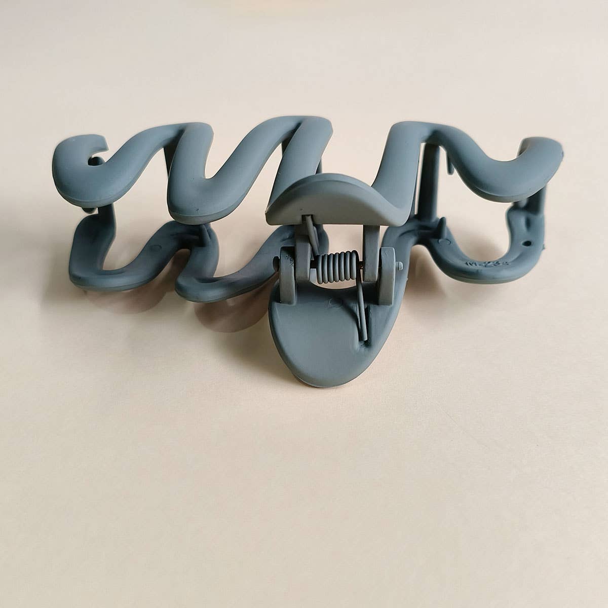 Wavy Large Claw Clips