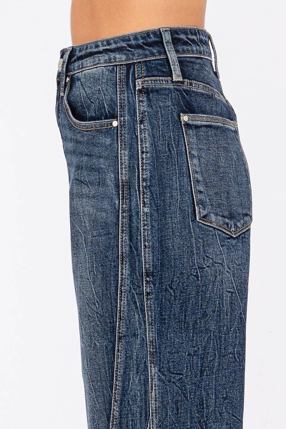 Detailed Seam High Rise Comfort Barrel Jean