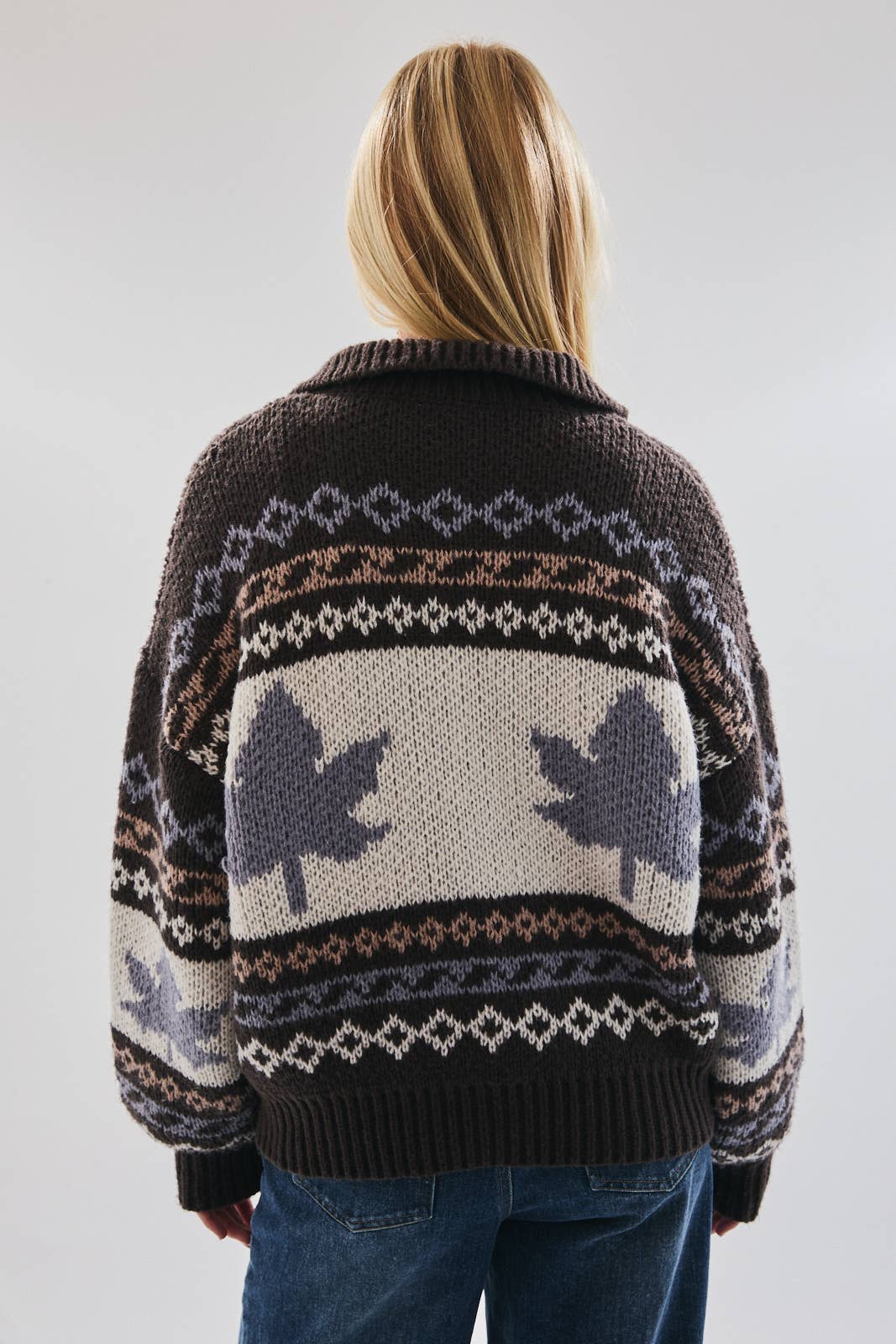 LONG SLEEVE COLLARED LEAVES WITH PATTERN SWEATER JACKET