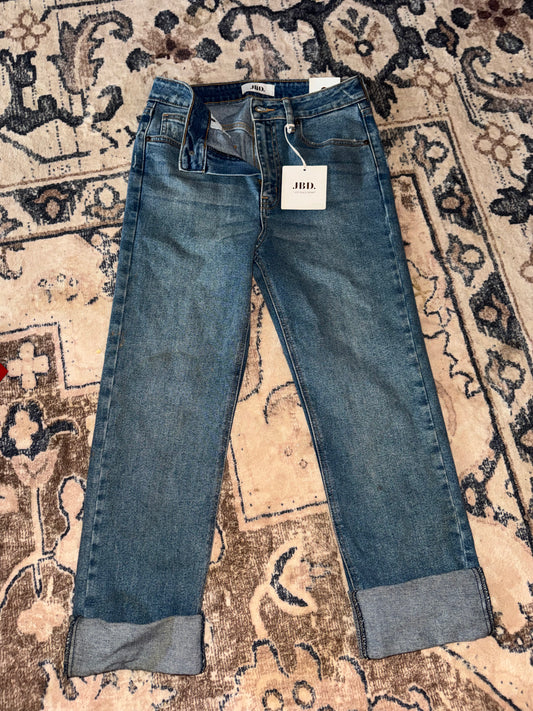 JBD. Medium Cropped Straight Leg Jean